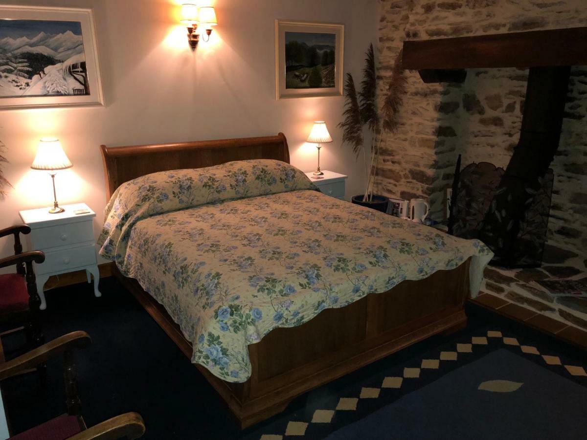 Bed and Breakfast Les Rivieres Caumont-sur-Orne Exterior foto